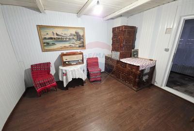 Casa / Vila cu 4 camere de vanzare - 2