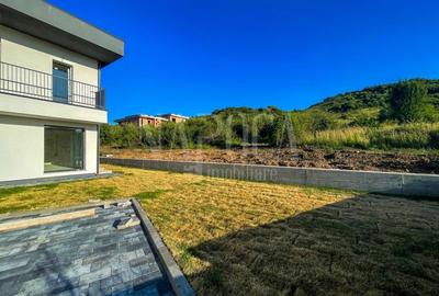 Casă individuală cu 4 camere cu Canalizare în Florești - 2