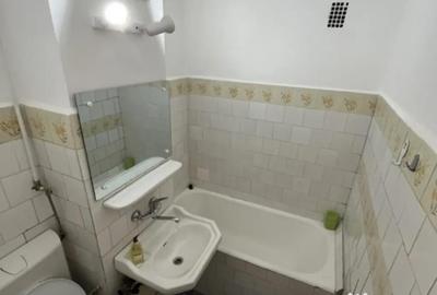 Garsonieră decomandată în Central - 8