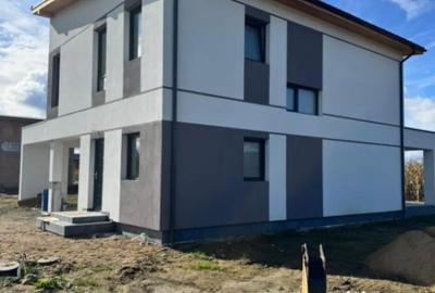 Casă cu 4 camere cu Teren 420 Mp în Săsar
