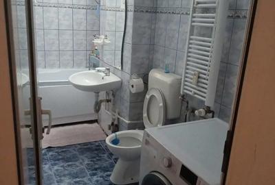 Vand apartament 3 camere semidecomandat 67 mp. - 2