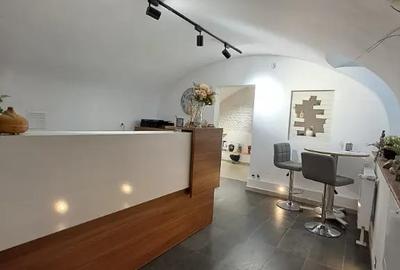 Apartament cu 4 camere semidecomandat, mobilat în Central - 2