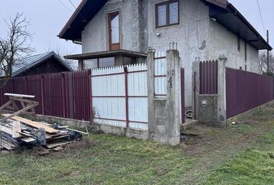Casă cu 4 camere cu Teren 600 Mp în Chiscani - 1
