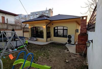 Casă cu 4 camere în Central - 1