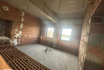 Spațiu comercial, de 1,693 mp, în Central - 11