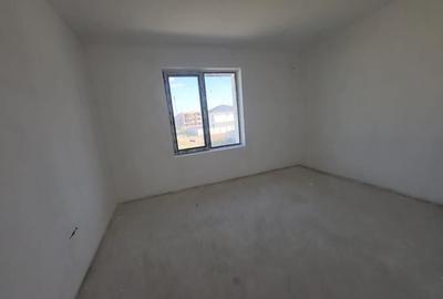 Casă cu 4 camere cu Teren 300 Mp în Sud