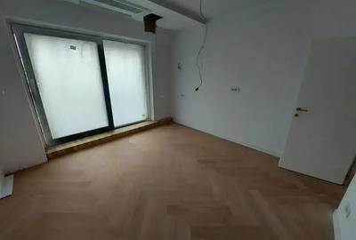Apartament cu 4 camere semidecomandat în Unirii - 7