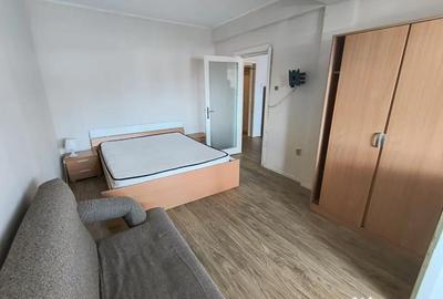 Apartament cu 2 camere semidecomandat, mobilat în Romană