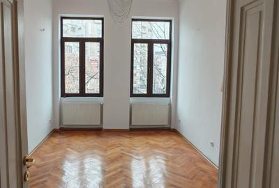 Casă cu 9 camere cu Canalizare în P-ța Romană - 8