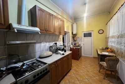 Casă individuală zona Victoriei ,central ,teren 216 mp,se acceptă  si schimb - 13