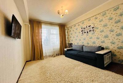 Apartament cu 3 camere decomandat în Pajura