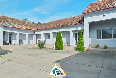 Casă cu 4 camere cu Teren 1360 Mp în Aluniș