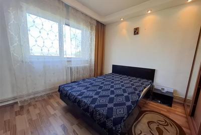Apartament cu 2 camere decomandat, mobilat în Vasile Aaron - 4