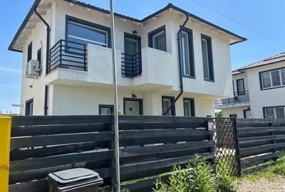 Casă cu 3 camere cu Teren 220 Mp în Berceni