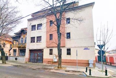 Birou, de 15 mp, în Moșilor