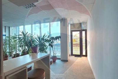 Spațiu comercial, de 120 mp, în Central - 5