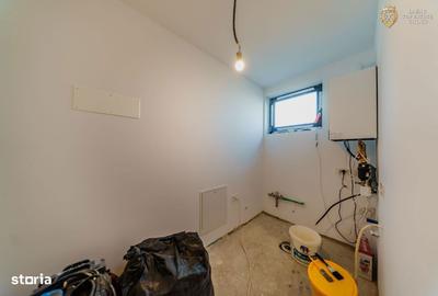 Casă cu 4 camere în Moșnița Veche