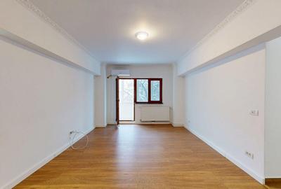 Apartament cu 3 camere semidecomandat în Teiul Doamnei - 2