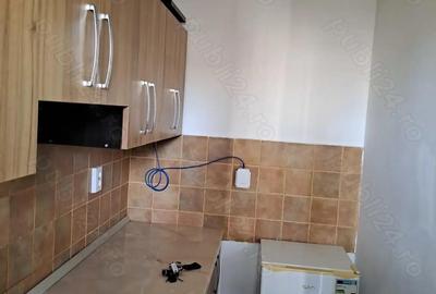 Garsonieră decomandată în Complex Studențesc
