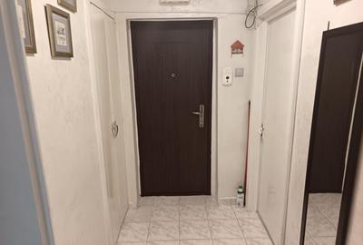 APARTAMENT 3 CAMERE, SEMIDECOMANDAT, PODU ROS, BLOC FARA RIS - 3