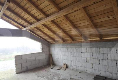 Casa la rosu, P+M, 4 camere, 400 mp teren, Simnicul de Jos - 3