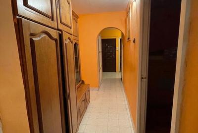 Apartament cu 3 camere decomandat în Decebal - 2