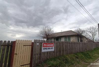 Casă cu Teren 3800 Mp în Central - 3