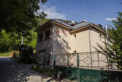 Casa / Vila de vanzare COMISION 0% - 3