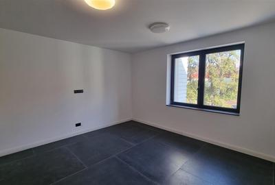 Vila - Bloc modern de 11 camere zona Centrul Civic , Onix - 9