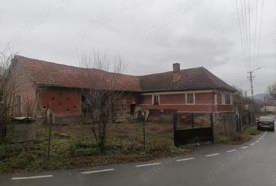 Casă cu Teren 2000 Mp în Central - 3