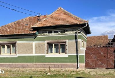Casă cu 4 camere cu Teren 772 Mp în Șinca - 1
