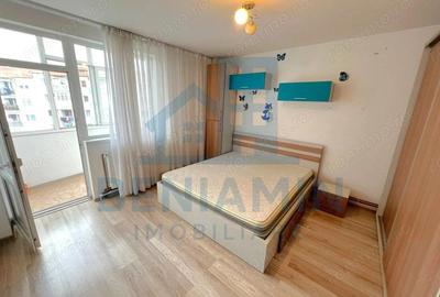 Apartament cu 3 camere semidecomandat în Craiovița Nouă - 2