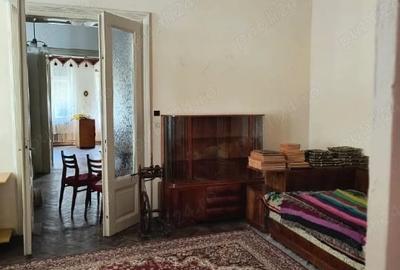 Casă individuală cu 5 camere cu Canalizare în Central - 4