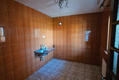 Casă cu 6 camere cu Teren 450 Mp în Calea București