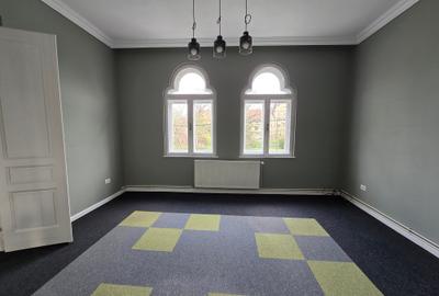 Birou, de 108 mp, în Medicină - 2