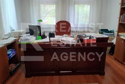 Casă individuală cu 9 camere cu Canalizare în Breazu - 11