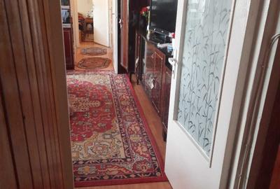 Apartament cu 3 camere semidecomandat în 6 Vânători - 1