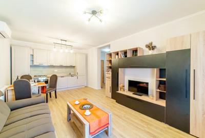 Apartament cu 2 camere semidecomandat, mobilat în Central