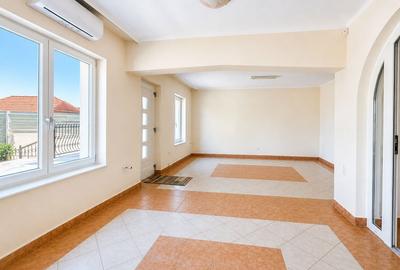 Casă individuală cu 7 camere cu Canalizare în Sânmartin - 6