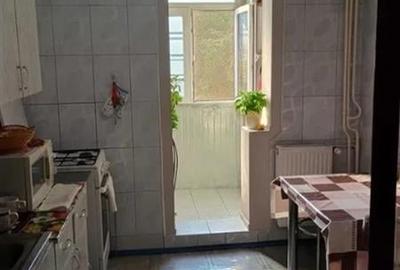 Apartament cu 2 camere decomandat în Berceni