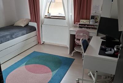 Apartament cu 3 camere semidecomandat în Rahova - 3