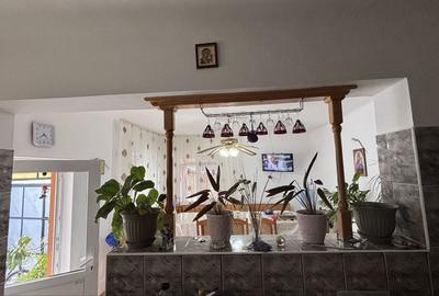 Casă cu 4 camere în Central - 8