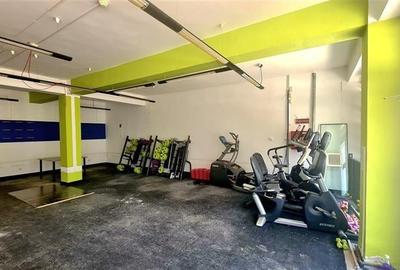 Spatiu comercial / servicii , 300 mp parter, zona Girocului - 6