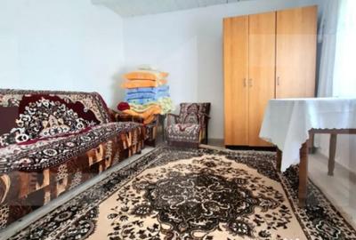 Casă cu 3 camere cu Teren 2073 Mp în Central - 2