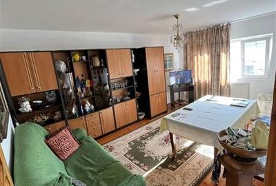 Apartament cu 2 camere decomandat, mobilat în Central