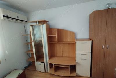 Apartament cu 3 camere decomandat în Vălenii de Munte - 1