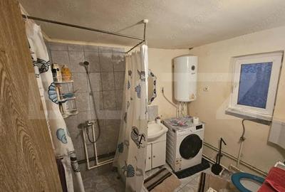 Casa de vanzare cu 3 camere, zona centrala, Campeni - 1