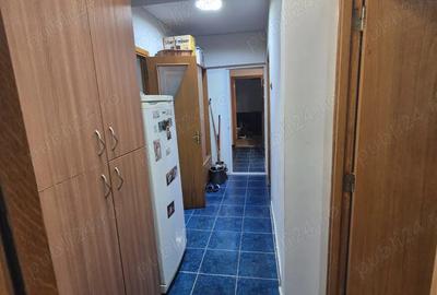 Vand apartament trei camere ,zona Aparatori Patriei!! - 8