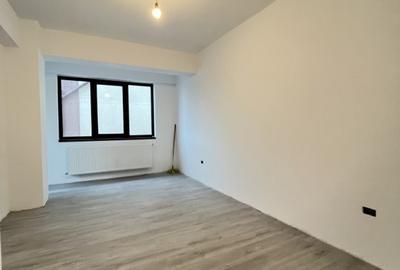 Apartament cu 3 camere decomandat în Energia - 9