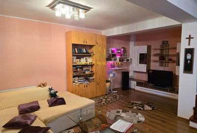 Casă individuală cu 4 camere cu Canalizare în 1 Decembrie - 14